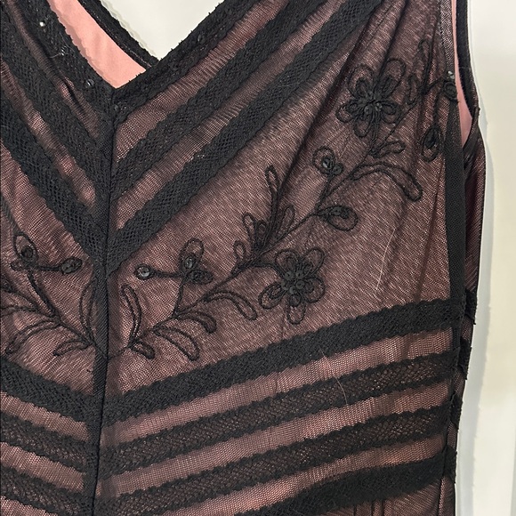 BCBGMaxAzria mesh floral beaded cocktail dress Sz 6 - Picture 4 of 11